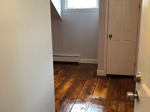 Entrance to 3rd Floor apt