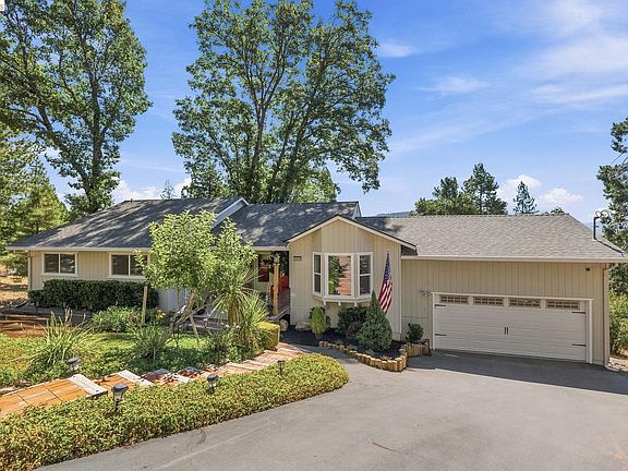 4th image of 23845 Leisure Dr