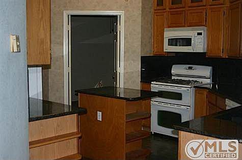 4th image of 2625 Bent Brook Dr