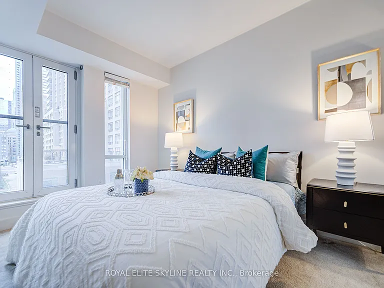 955 Bay St #310 — Photo 27