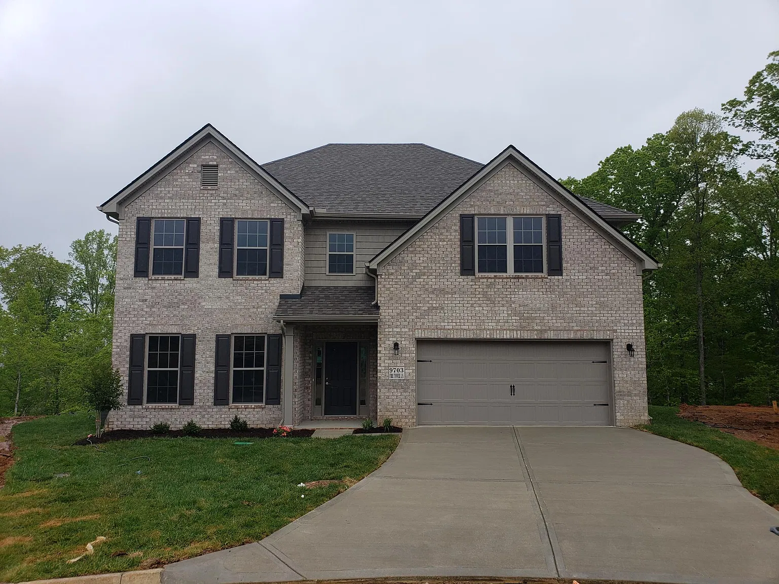 5 bed, 3400 sqft, $3,400 — Photo 1