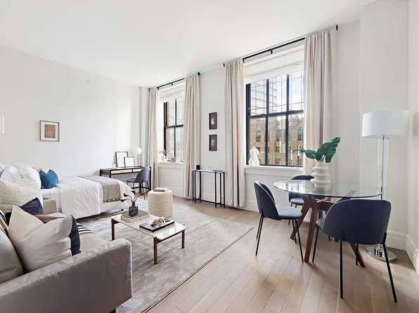 100 Barclay St APT 16M, New York, NY 10007