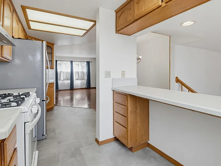 7134 Hybeth Dr — Photo 12