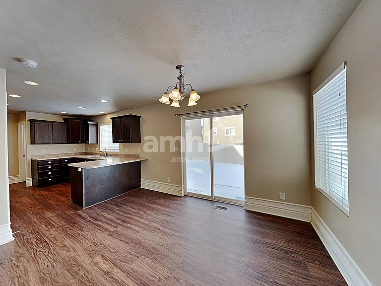 228 W Cedar Grove Ln — Photo 5