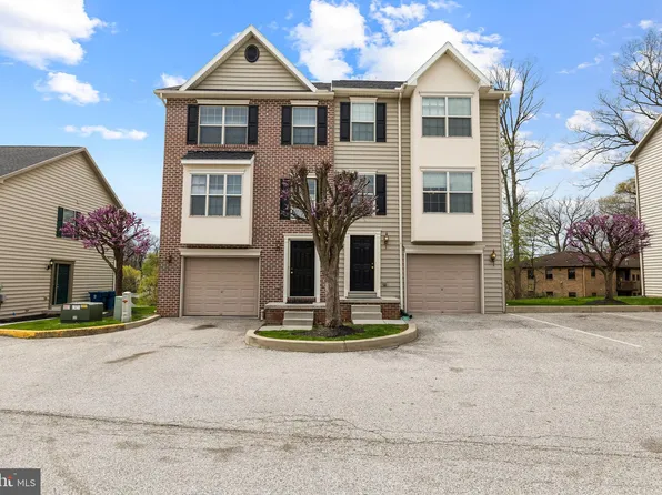 8 Shady Tree Ct, York, PA