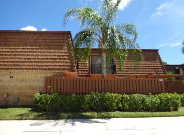1st image of 1621 16th Ln #C