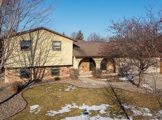 2404 Santa Barbara Dr, Green Bay, WI 54313
