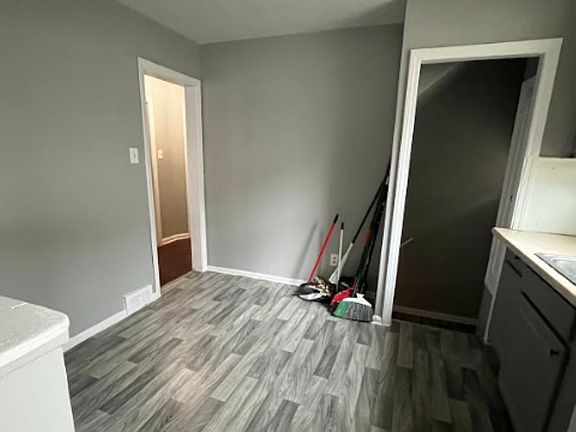 3rd image of 5724 Woodhall St