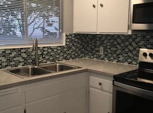 845 Lyndon St #4, Monterey, CA 93940