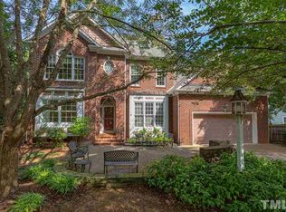 107 Farm House Dr, Chapel Hill, NC 27516