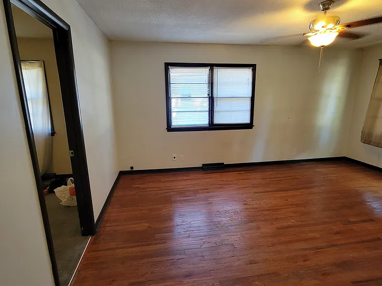 3254 Avenue I — Photo 20