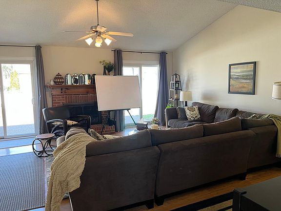 3rd image of 635 Riverview Dr