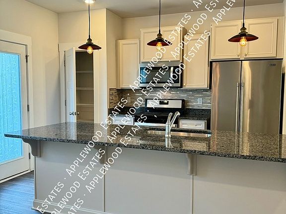 5th image of 235 Waverton Dr #1