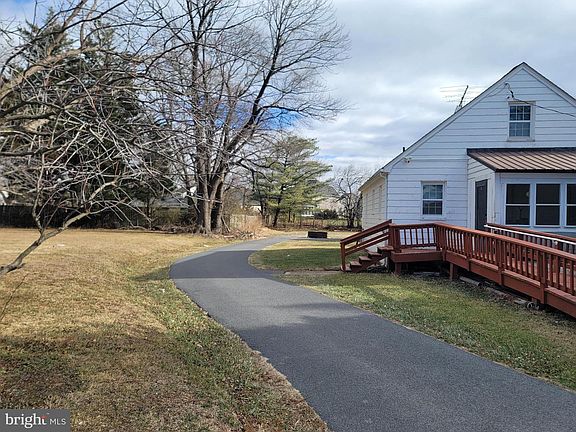 5th image of 8325 Yellow Springs Rd