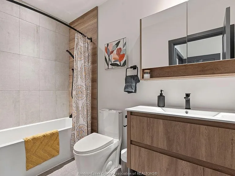 1530 Lauzon Rd #109 — Photo 25