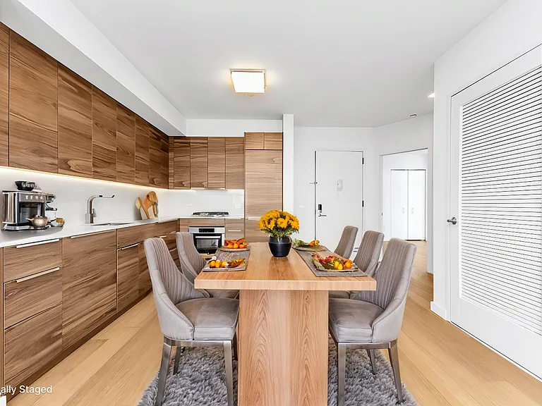 171 Suffolk St #6D — Photo 1