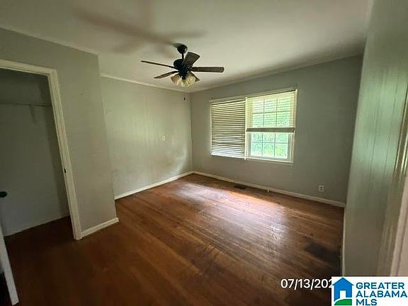 4th image of 18 Church St