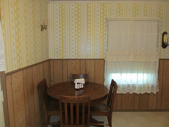 4th image of 2142 Meriline Ave