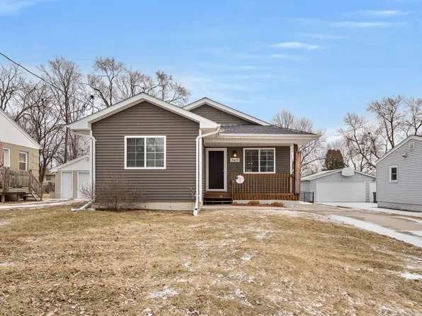 3413 E 39th St, Des Moines, IA 50317