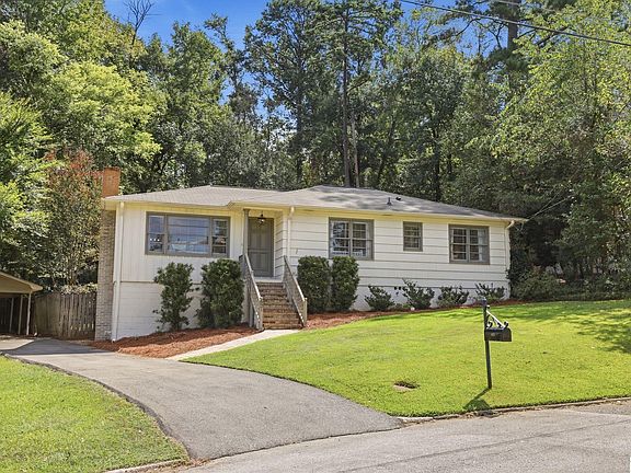 3rd image of 821 Sylvia Dr