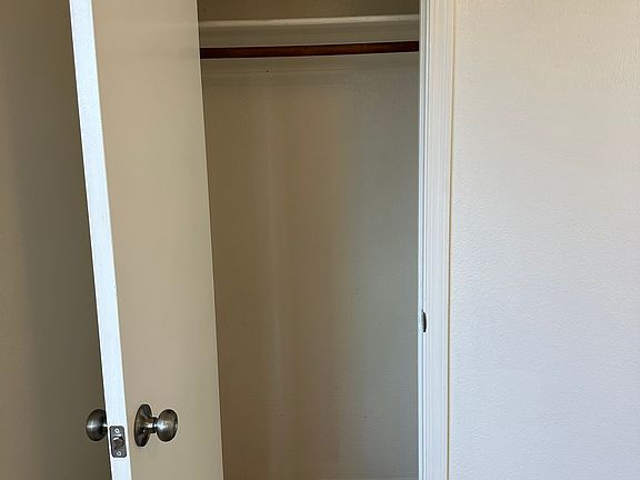 3rd image of 575 Johnston St