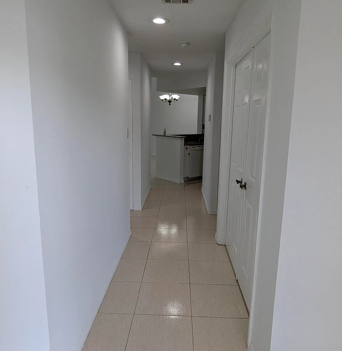 3 bed, 2.0 bath, 1049 sqft, $1,750 — Photo 3
