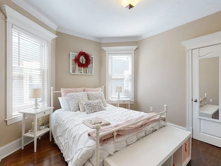 539 E 7th St #3 — Photo 10