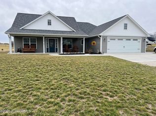 9806 Lakeview Dr #60F, Eugene, MO 65032