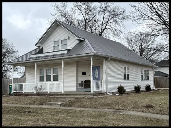 302 Jackson St, Macon, MO 63552