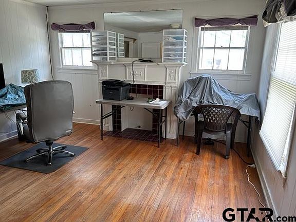 2nd image of 1726 N Owens Ave