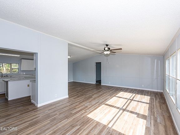 4th image of 144 Snowbird Ln