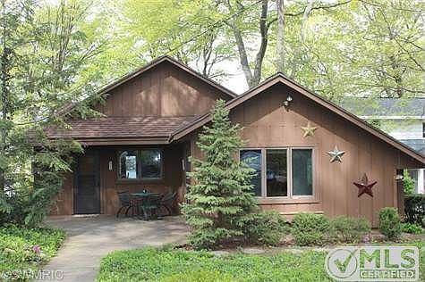 1st image of 2489 Lakefront Dr