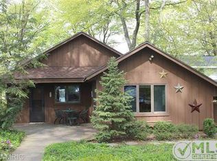 2489 Lakefront Dr, Holland, MI 49424