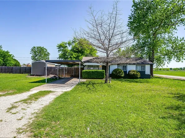 900 E Beth St, Whitney, TX 76692