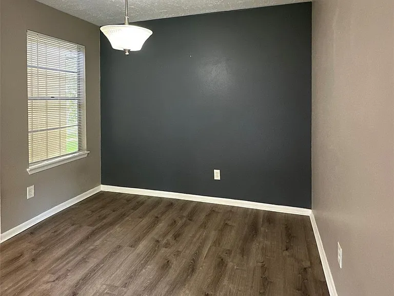 26403 Hunters Hollow Dr — Photo 4