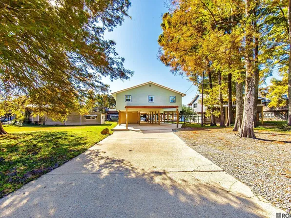31734 Shelton Dr, Springfield, LA 70462