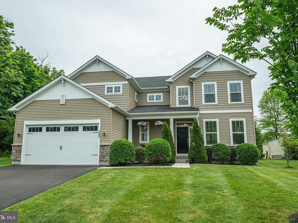 1st image of 302 Hidden Meadow Dr