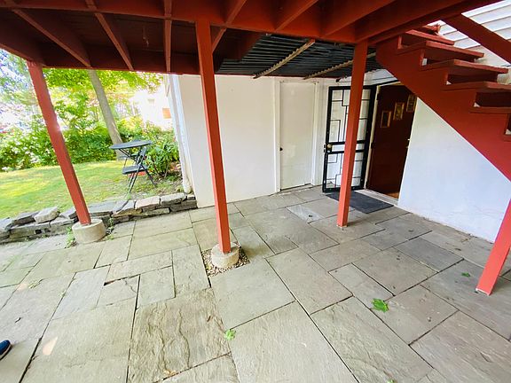Beautiful tranquil patio great for BBQ and sun bathing