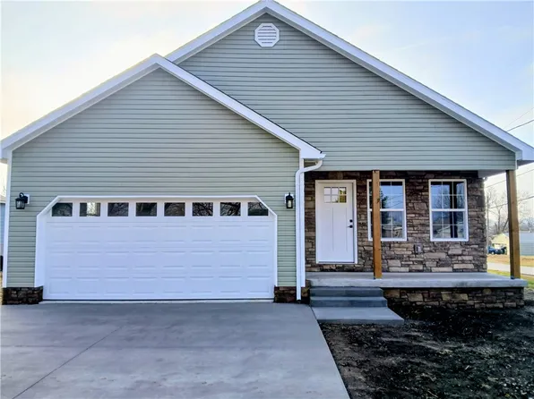 902 S Springfield St, Green Forest, AR 72638