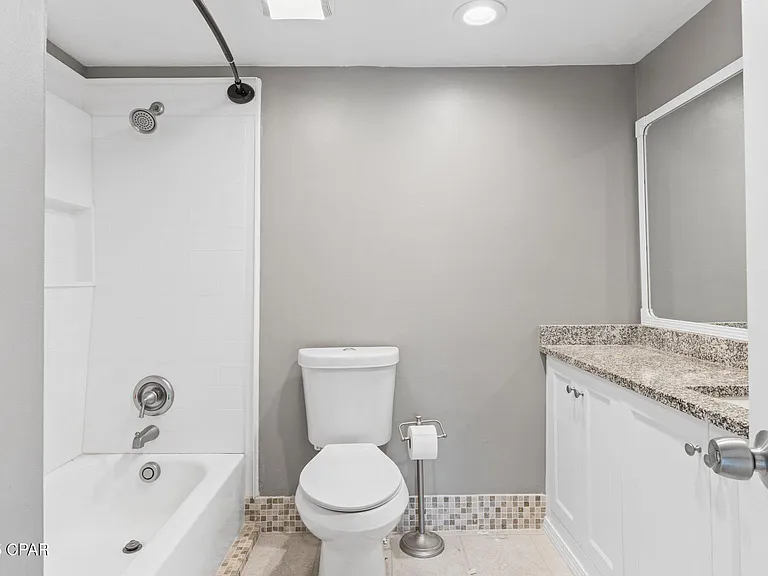 6901 N Lagoon Dr #1 — Photo 22