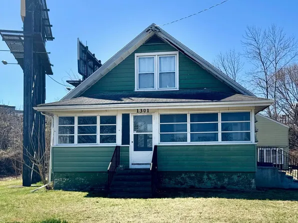 1301 Hardy St, Levittown, PA 19057