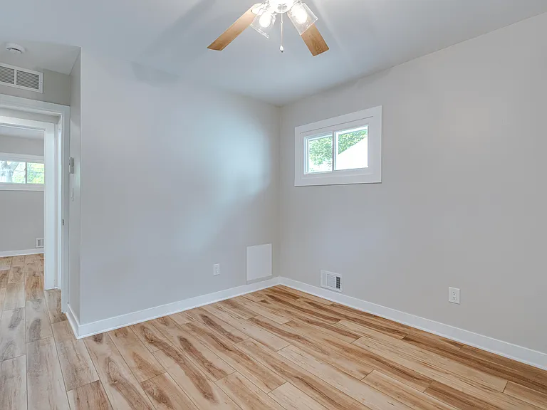 1334 Miller Ave — Photo 31