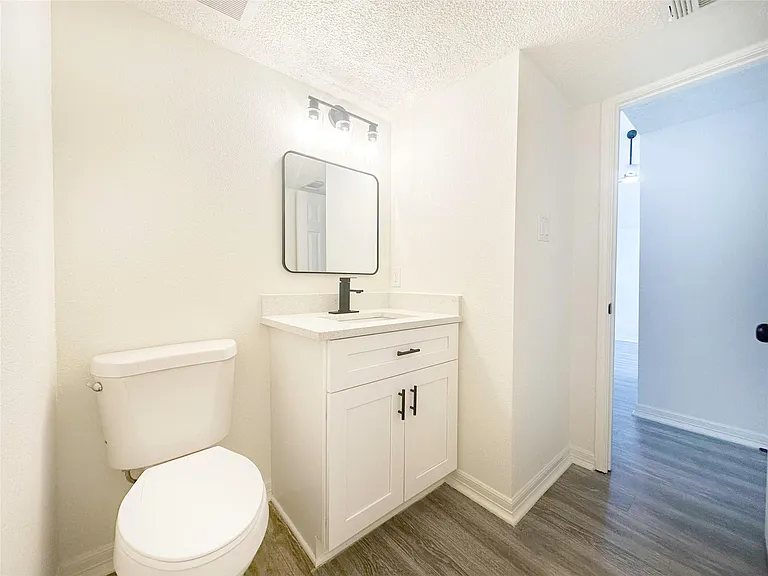 9843 Stableway Dr — Photo 15