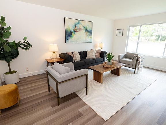 4th image of 42640 Palm Ave