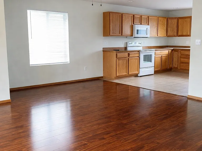 1769 Cadborough Ln — Photo 2