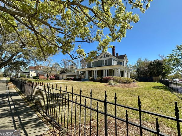 41 Huckabee St, Mc Rae, GA 31055