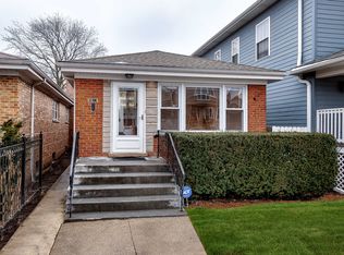 3811 N Sacramento Ave, Chicago, IL 60618