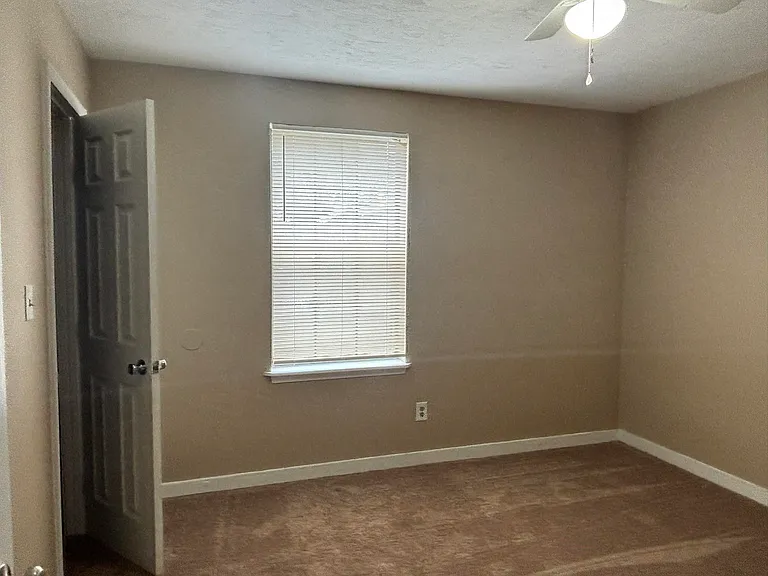 1909 Nekoma Ct — Photo 20
