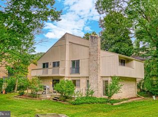 12106 Quorn Ln, Reston, VA 20191