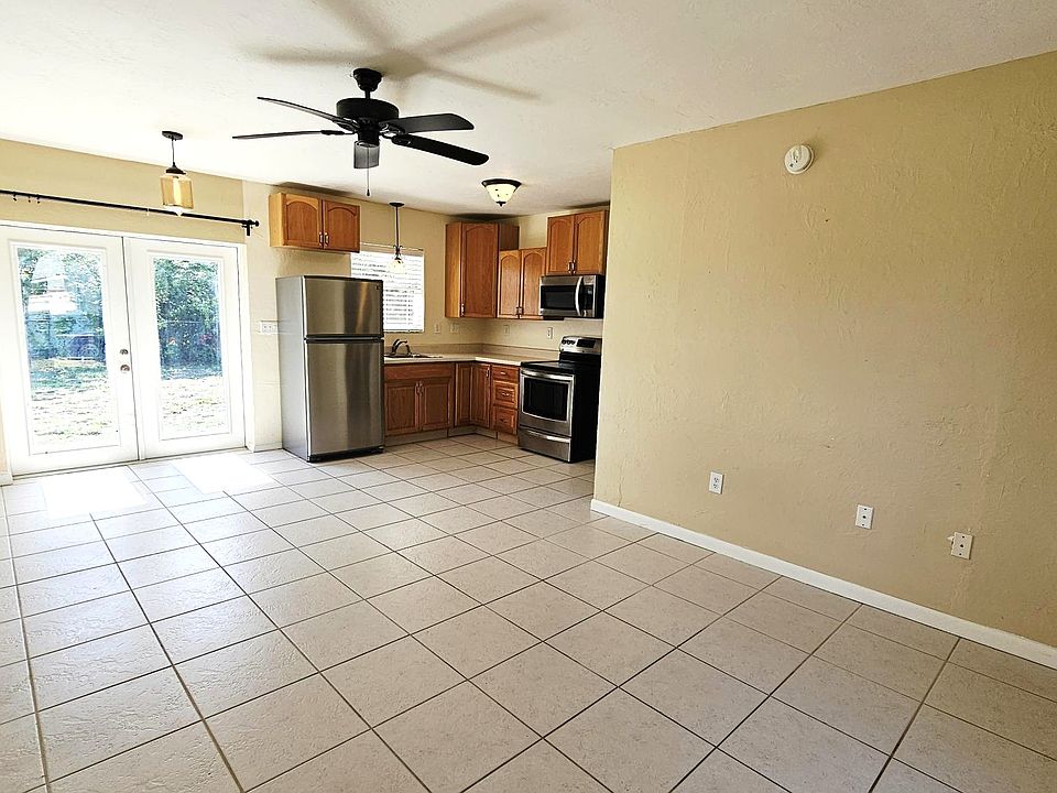 Living room-dining room